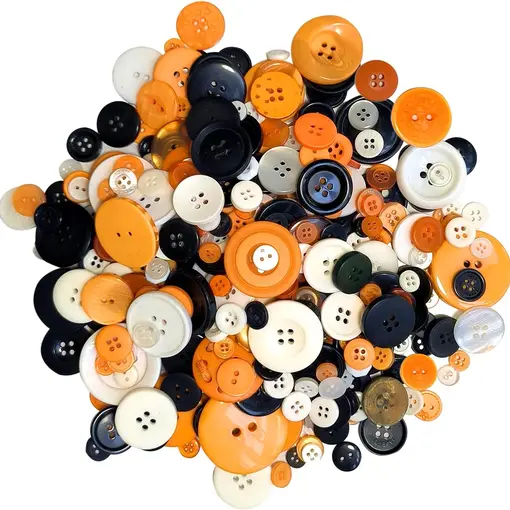 600-700 pcs Halloween Buttons for Crafting 2 and 4 Holes Round Craft for Halloween Party Decorations Sewing DIY Crafts Manual Button Painting, DIY Handmade Ornament